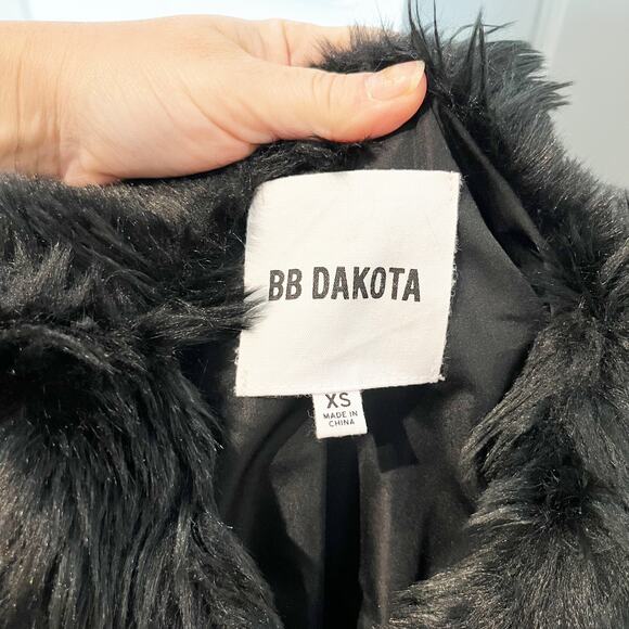 BB Dakota Its All Happening Chevron Faux Fur Winter Coat Jacket Black XS - Picture 3 of 9